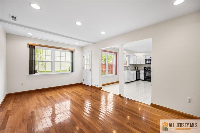 4 Hopkinson Court, East Brunswick, NJ 08816