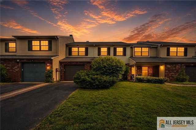 4 Hopkinson Court, East Brunswick, NJ 08816