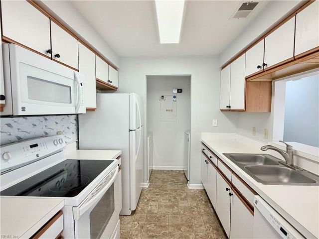 309 Wimbledon CHSE, Chesapeake, VA 23320