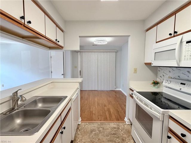 309 Wimbledon CHSE, Chesapeake, VA 23320