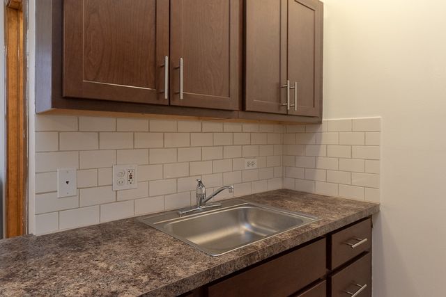 4241 N KENMORE Avenue 105, Chicago, IL 60613