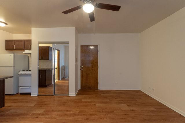 4241 N KENMORE Avenue 105, Chicago, IL 60613