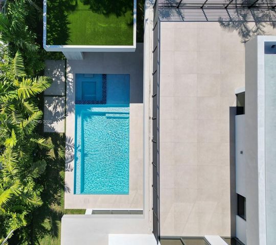 215 S Shore Dr, Miami, FL 33133