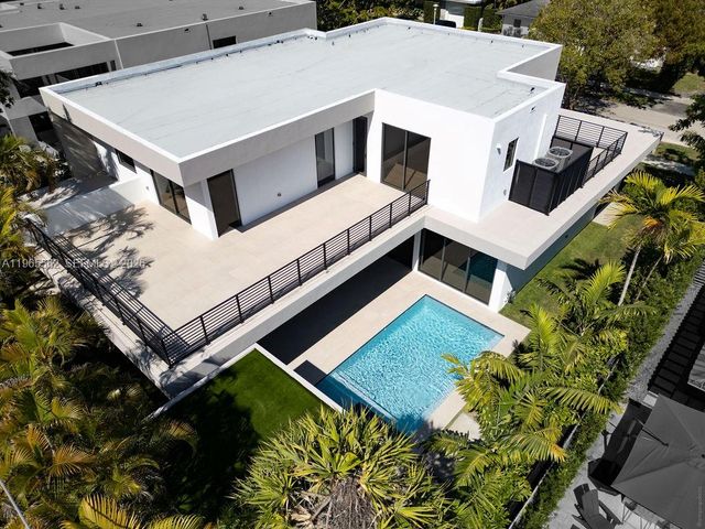 215 S Shore Dr, Miami, FL 33133