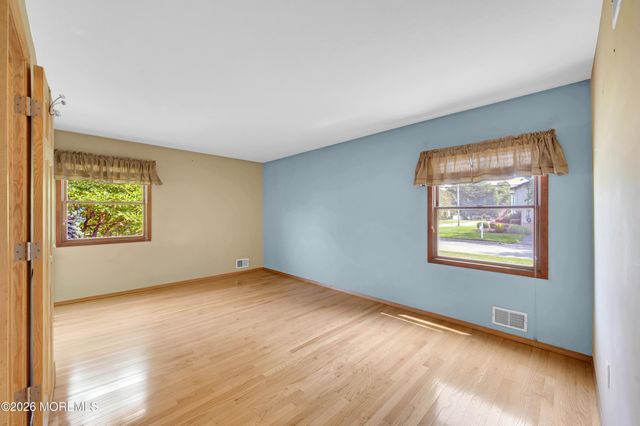 718 Auth Avenue, Oakhurst, NJ 07755