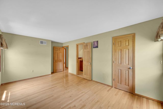 718 Auth Avenue, Oakhurst, NJ 07755