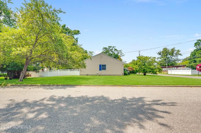 718 Auth Avenue, Oakhurst, NJ 07755