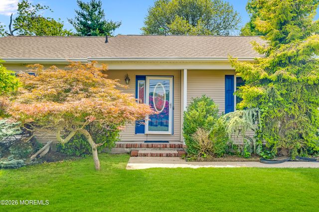 718 Auth Avenue, Oakhurst, NJ 07755