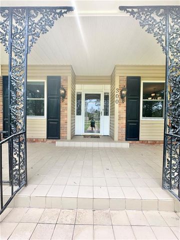300 S SEWELL Place, Bunkie, LA 71322