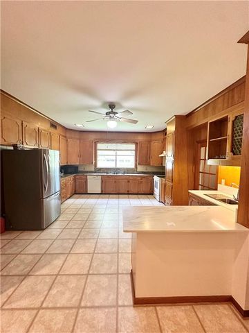 300 S SEWELL Place, Bunkie, LA 71322