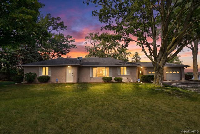 2354 Grove Park Road, Fenton, MI 48430