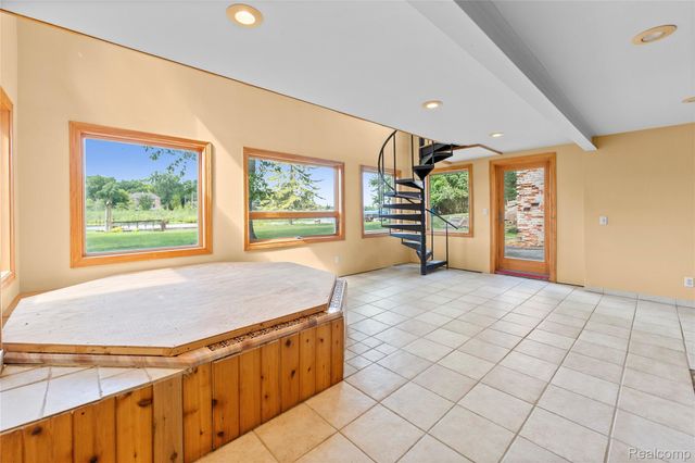 2354 Grove Park Road, Fenton, MI 48430