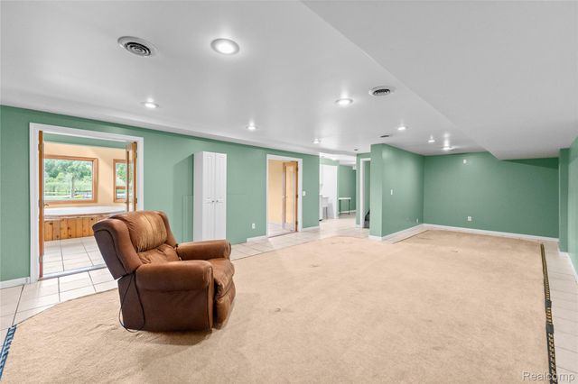 2354 Grove Park Road, Fenton, MI 48430