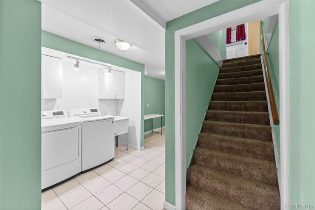 2354 Grove Park Road, Fenton, MI 48430