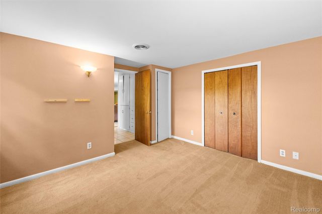 2354 Grove Park Road, Fenton, MI 48430