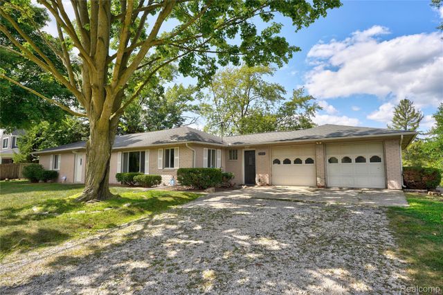 2354 Grove Park Road, Fenton, MI 48430