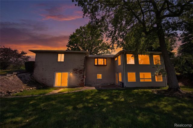 2354 Grove Park Road, Fenton, MI 48430