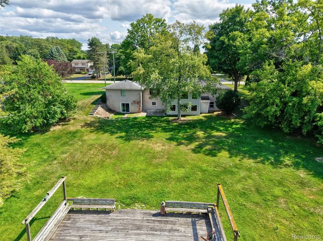2354 Grove Park Road, Fenton, MI 48430
