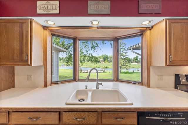 2354 Grove Park Road, Fenton, MI 48430