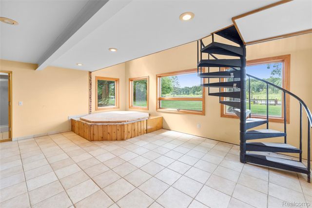 2354 Grove Park Road, Fenton, MI 48430