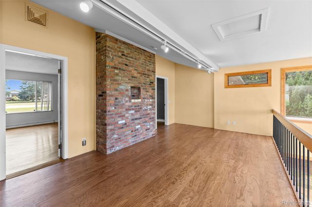 2354 Grove Park Road, Fenton, MI 48430