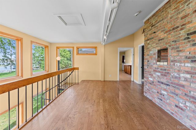 2354 Grove Park Road, Fenton, MI 48430
