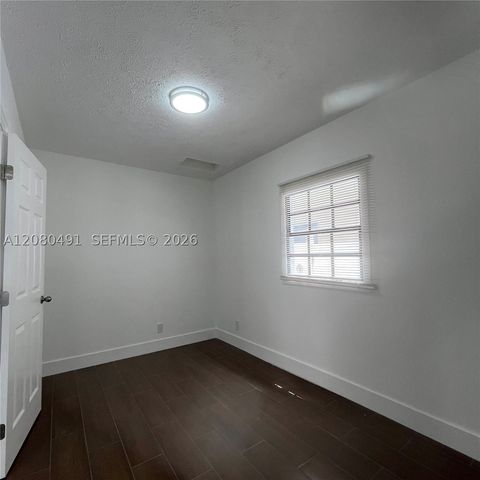 8 S C St, Lake Worth, FL 33460