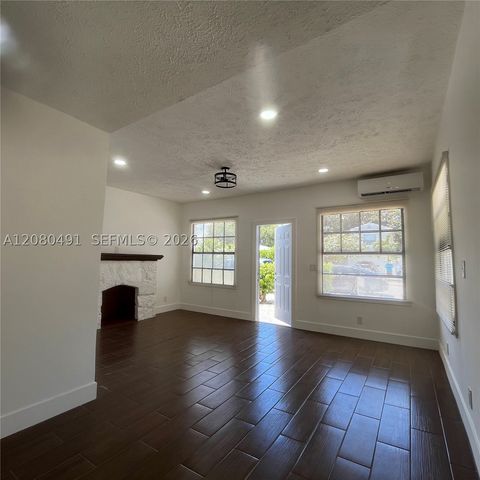 8 S C St, Lake Worth, FL 33460