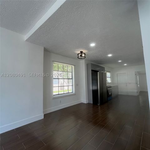 8 S C St, Lake Worth, FL 33460