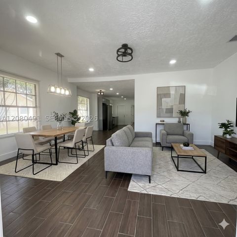 8 S C St, Lake Worth, FL 33460