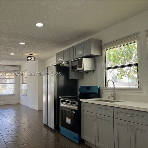 8 S C St, Lake Worth, FL 33460
