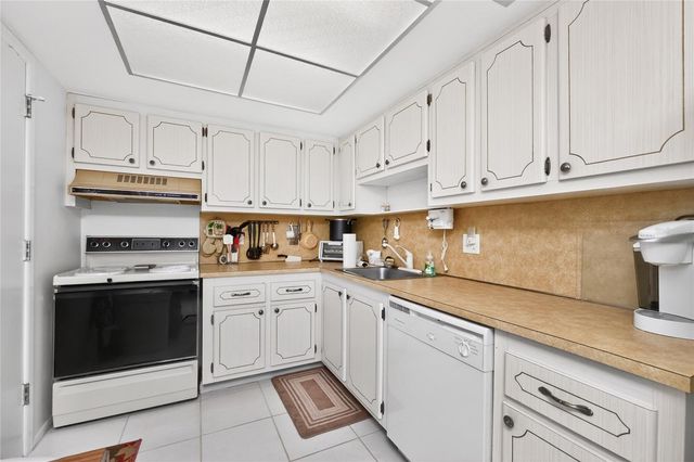 96 BOUNDARY BOULEVARD 132, Rotonda West, FL 33947