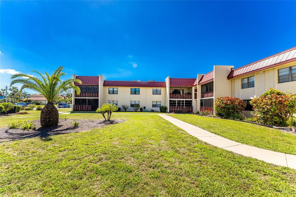 Image 35 of property listing at 96 BOUNDARY BOULEVARD 132, Rotonda West, FL 33947