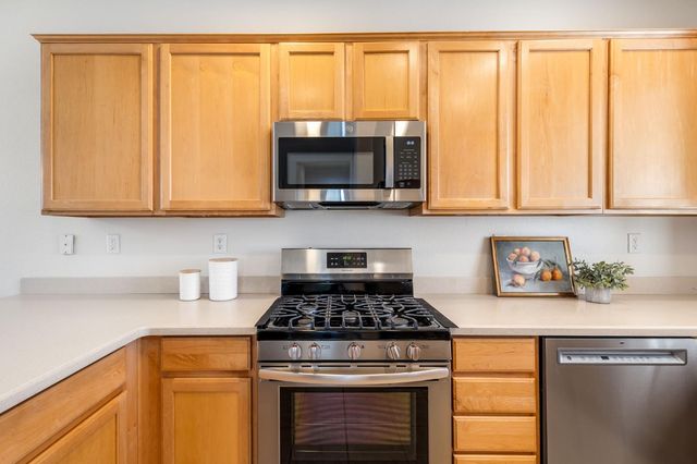 2221 Bay Horse Ln, Sacramento, CA 95835