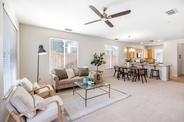 2221 Bay Horse Ln, Sacramento, CA 95835