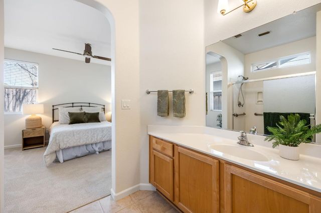 2221 Bay Horse Ln, Sacramento, CA 95835