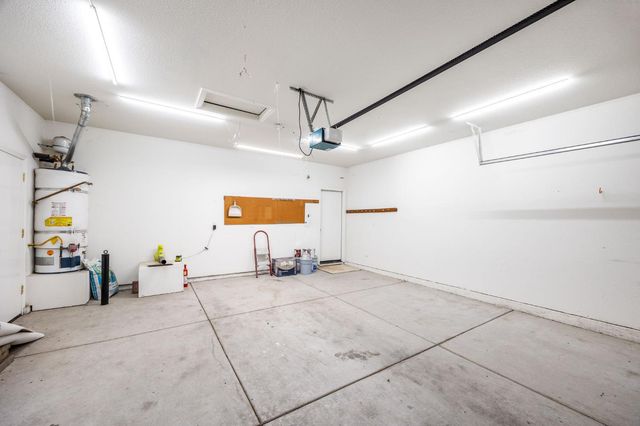 2221 Bay Horse Ln, Sacramento, CA 95835