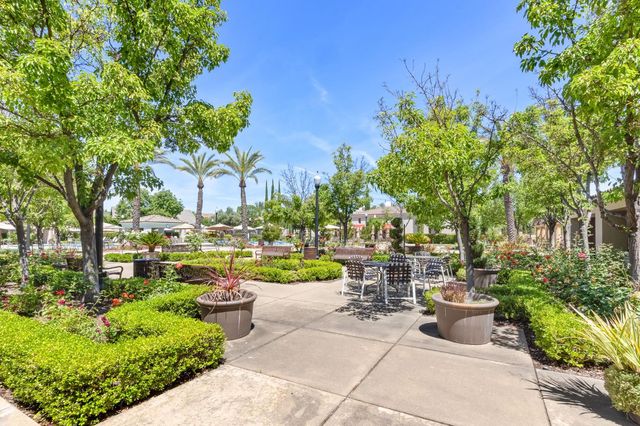 2221 Bay Horse Ln, Sacramento, CA 95835