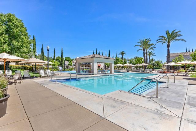 2221 Bay Horse Ln, Sacramento, CA 95835