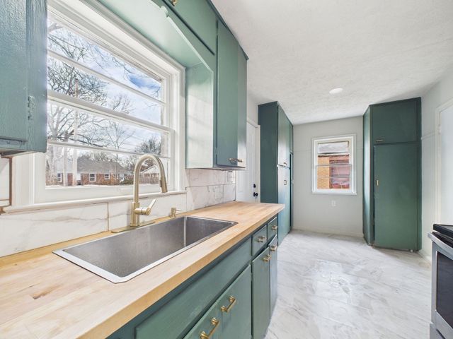 1607 N Pershing St, Wichita, KS 67208