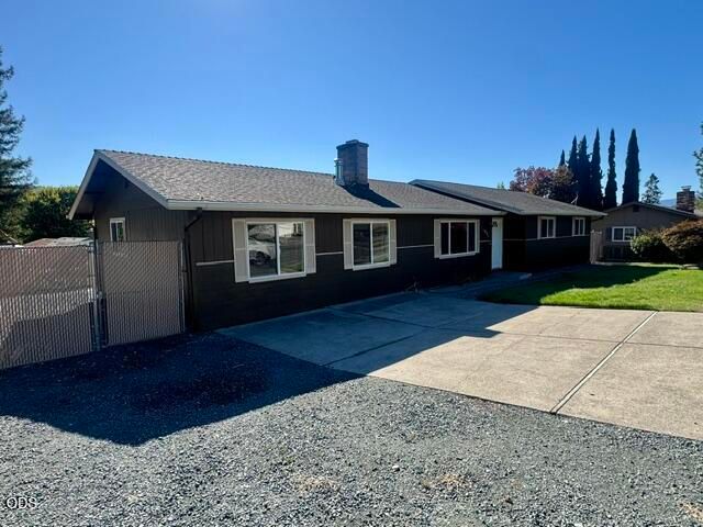 1931 NW Candler Avenue, Grants Pass, OR 97526