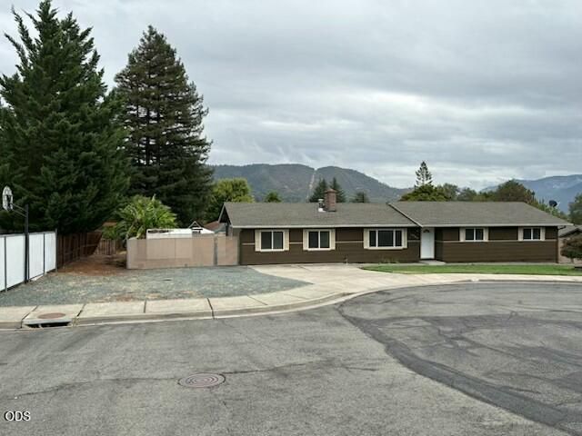 1931 NW Candler Avenue, Grants Pass, OR 97526