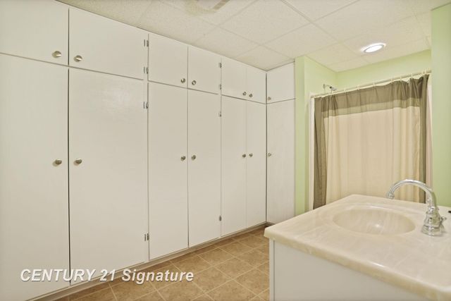 5 Logmark Place, Saginaw Twp, MI 48603