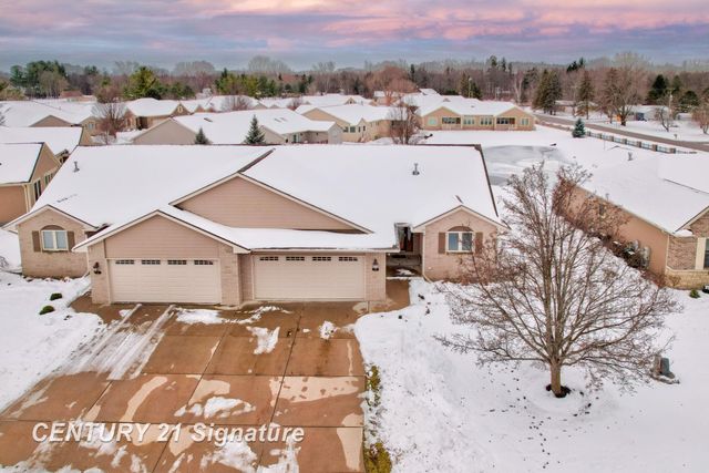 5 Logmark Place, Saginaw Twp, MI 48603