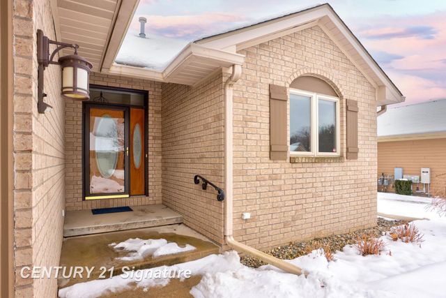 5 Logmark Place, Saginaw Twp, MI 48603