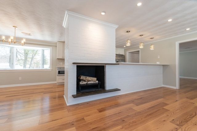 689 Old Connecticut Path, Framingham, MA 01701