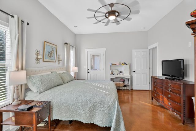 142 Mount Vernon Rd, Bethpage, TN 37022