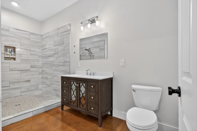 142 Mount Vernon Rd, Bethpage, TN 37022