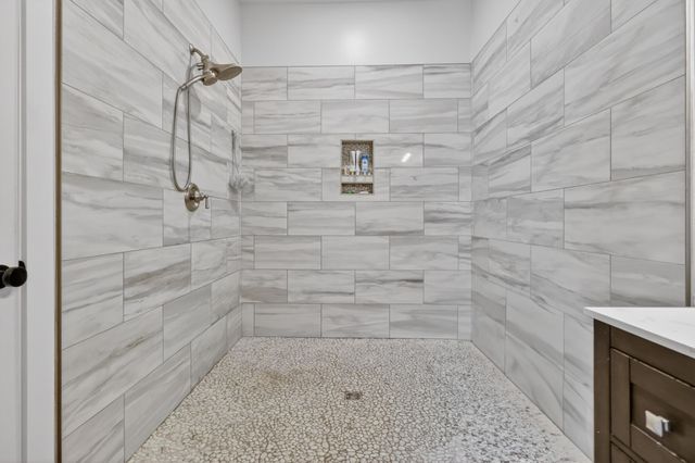142 Mount Vernon Rd, Bethpage, TN 37022