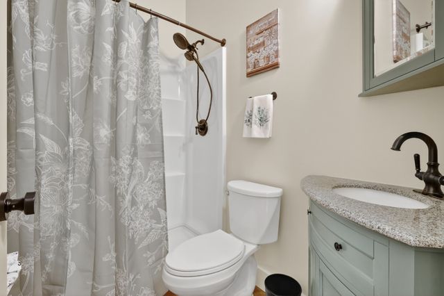 142 Mount Vernon Rd, Bethpage, TN 37022